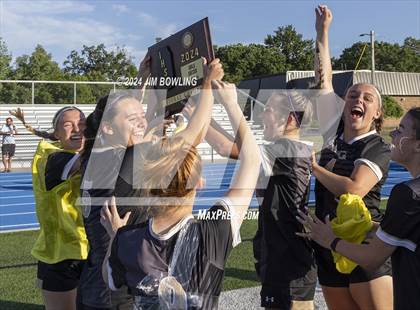 Thumbnail 3 in Sacred Heart-Griffin vs. Quincy Notre Dame (IHSA 1A Sectional Final) photogallery.