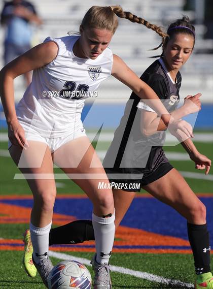 Thumbnail 2 in Sacred Heart-Griffin vs. Quincy Notre Dame (IHSA 1A Sectional Final) photogallery.