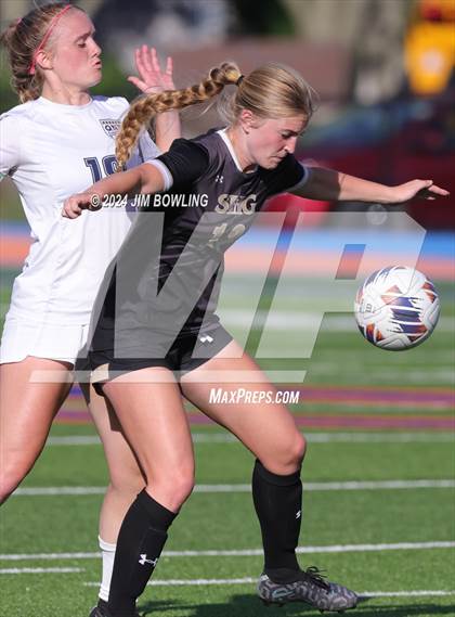 Thumbnail 3 in Sacred Heart-Griffin vs. Quincy Notre Dame (IHSA 1A Sectional Final) photogallery.
