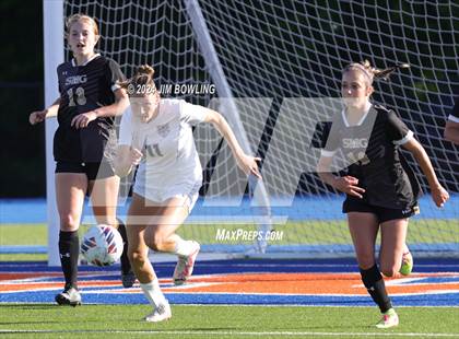 Thumbnail 3 in Sacred Heart-Griffin vs. Quincy Notre Dame (IHSA 1A Sectional Final) photogallery.