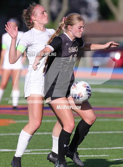 Thumbnail 2 in Sacred Heart-Griffin vs. Quincy Notre Dame (IHSA 1A Sectional Final) photogallery.