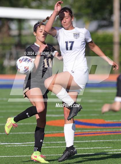 Thumbnail 1 in Sacred Heart-Griffin vs. Quincy Notre Dame (IHSA 1A Sectional Final) photogallery.