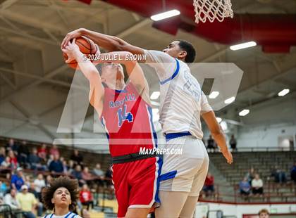 Thumbnail 2 in Roncalli vs. Franklin Central (IHSAA sectional 11 1st round) photogallery.