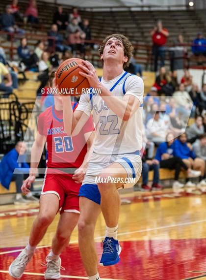 Thumbnail 2 in Roncalli vs. Franklin Central (IHSAA sectional 11 1st round) photogallery.