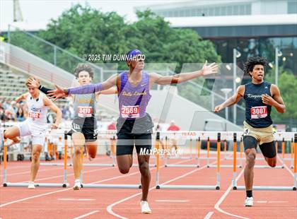 Thumbnail 2 in UIL 4A Boys Track & Field Finals photogallery.