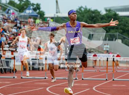 Thumbnail 3 in UIL 4A Boys Track & Field Finals photogallery.