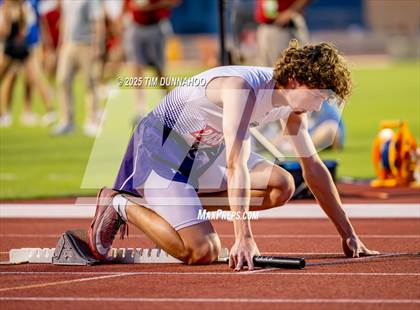 Thumbnail 2 in UIL 4A Boys Track & Field Finals photogallery.