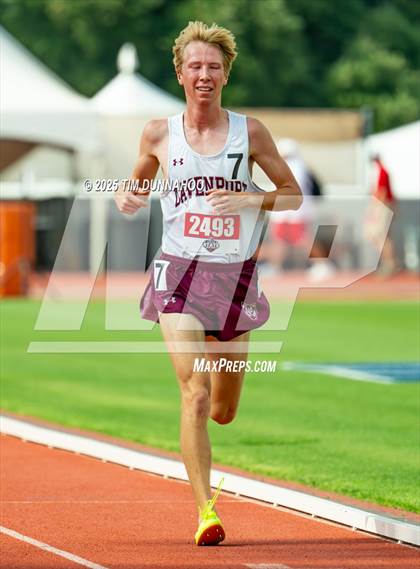 Thumbnail 3 in UIL 4A Boys Track & Field Finals photogallery.