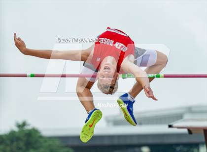 Thumbnail 1 in UIL 4A Boys Track & Field Finals photogallery.