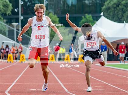Thumbnail 3 in UIL 4A Boys Track & Field Finals photogallery.