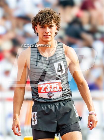 Thumbnail 2 in UIL 4A Boys Track & Field Finals photogallery.