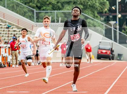 Thumbnail 1 in UIL 4A Boys Track & Field Finals photogallery.
