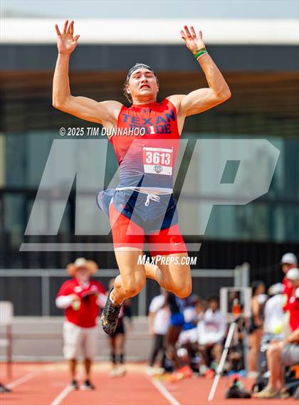 Thumbnail 1 in UIL 4A Boys Track & Field Finals photogallery.