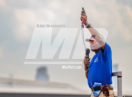 Thumbnail 2 in UIL 4A Boys Track & Field Finals photogallery.