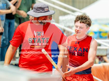 Thumbnail 3 in UIL 4A Boys Track & Field Finals photogallery.