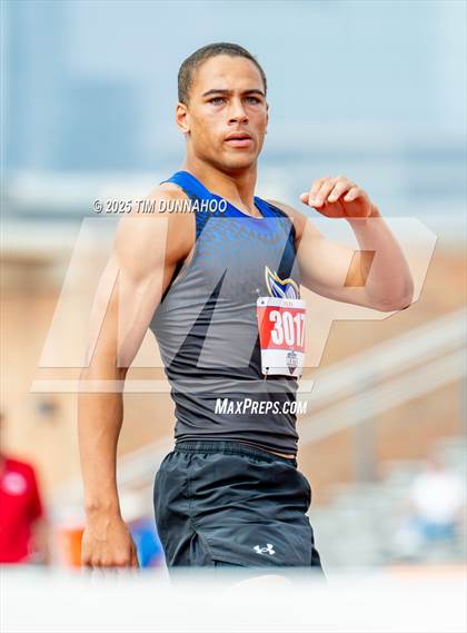 Thumbnail 1 in UIL 4A Boys Track & Field Finals photogallery.