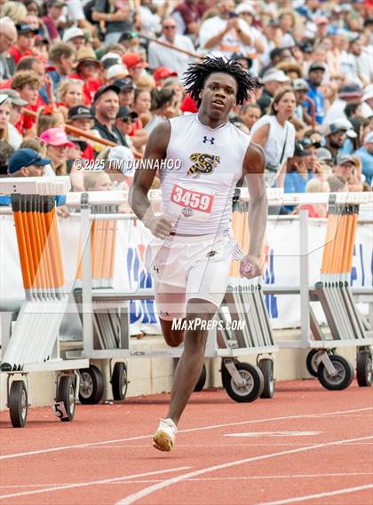 Thumbnail 1 in UIL 4A Boys Track & Field Finals photogallery.