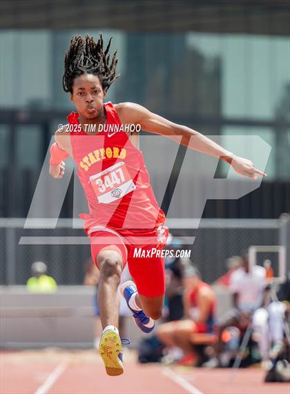 Thumbnail 3 in UIL 4A Boys Track & Field Finals photogallery.