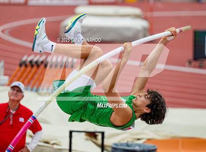 Thumbnail 1 in UIL 4A Boys Track & Field Finals photogallery.