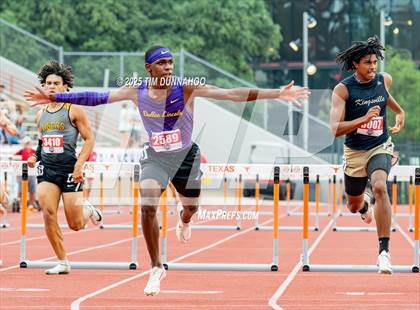 Thumbnail 3 in UIL 4A Boys Track & Field Finals photogallery.