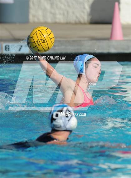 Thumbnail 1 in Corona del Mar vs. Santiago (Newport Holiday Cup) photogallery.