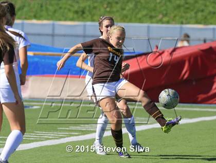 Thumbnail 3 in Mission Hills vs. Serra (CIF SDS D3 Final) photogallery.