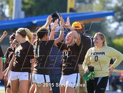 Thumbnail 2 in Mission Hills vs. Serra (CIF SDS D3 Final) photogallery.