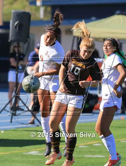 Thumbnail 3 in Mission Hills vs. Serra (CIF SDS D3 Final) photogallery.