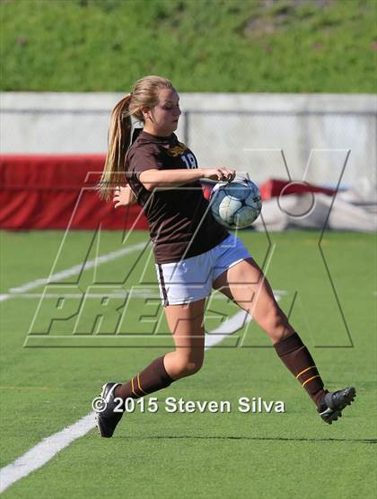 Thumbnail 3 in Mission Hills vs. Serra (CIF SDS D3 Final) photogallery.