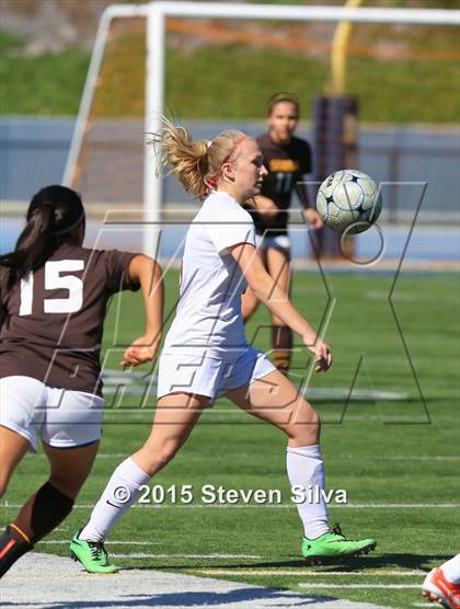 Thumbnail 1 in Mission Hills vs. Serra (CIF SDS D3 Final) photogallery.