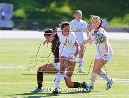 Thumbnail 2 in Mission Hills vs. Serra (CIF SDS D3 Final) photogallery.