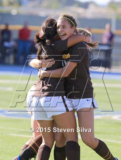 Thumbnail 1 in Mission Hills vs. Serra (CIF SDS D3 Final) photogallery.