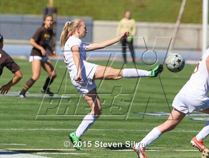 Thumbnail 3 in Mission Hills vs. Serra (CIF SDS D3 Final) photogallery.