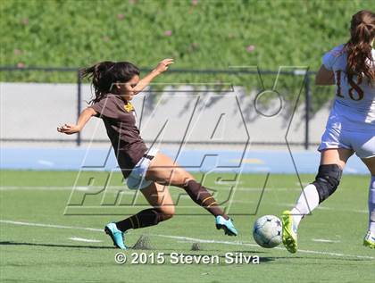 Thumbnail 1 in Mission Hills vs. Serra (CIF SDS D3 Final) photogallery.