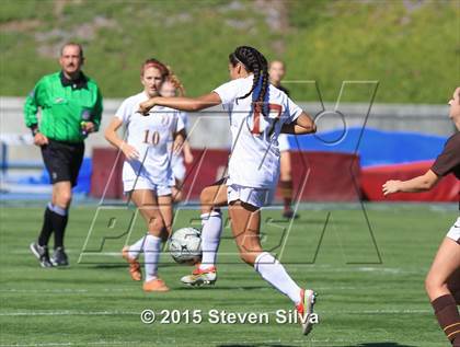 Thumbnail 1 in Mission Hills vs. Serra (CIF SDS D3 Final) photogallery.
