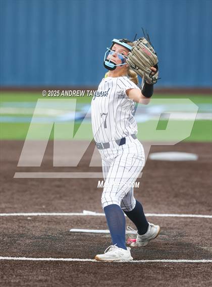 Thumbnail 1 in Jordan vs. Kingwood (UIL Softball 6A Regional Semi-Final Playoff) photogallery.