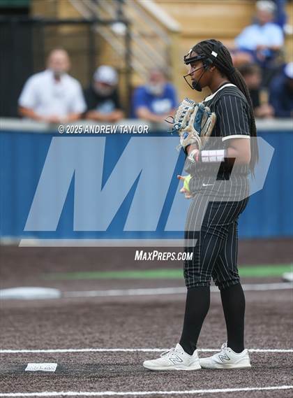 Thumbnail 1 in Jordan vs. Kingwood (UIL Softball 6A Regional Semi-Final Playoff) photogallery.