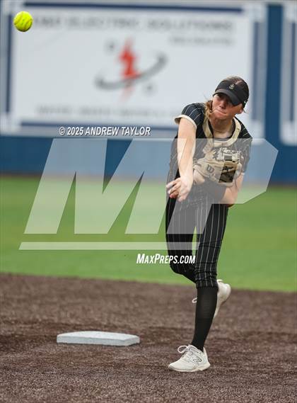 Thumbnail 2 in Jordan vs. Kingwood (UIL Softball 6A Regional Semi-Final Playoff) photogallery.