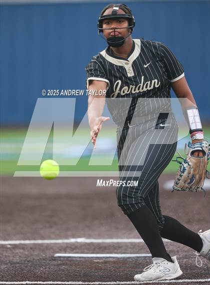 Thumbnail 3 in Jordan vs. Kingwood (UIL Softball 6A Regional Semi-Final Playoff) photogallery.