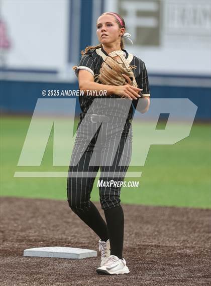 Thumbnail 1 in Jordan vs. Kingwood (UIL Softball 6A Regional Semi-Final Playoff) photogallery.