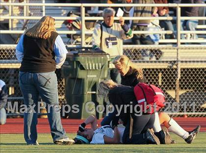 Thumbnail 3 in Wilton vs Staples (FCIAC Championship) photogallery.