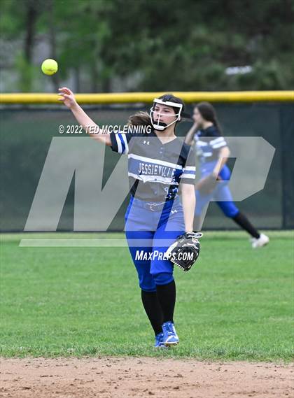 Thumbnail 3 in  Jessieville vs Dover (3A-4 District 1st round) photogallery.