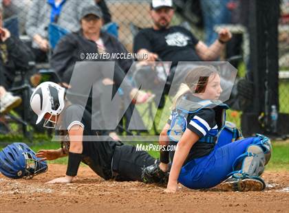 Thumbnail 1 in  Jessieville vs Dover (3A-4 District 1st round) photogallery.