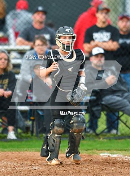 Thumbnail 3 in  Jessieville vs Dover (3A-4 District 1st round) photogallery.
