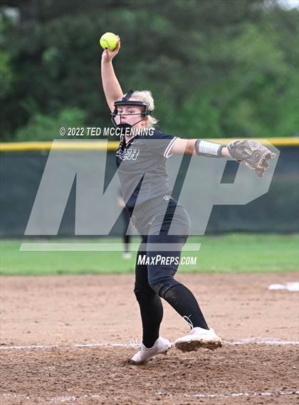 Thumbnail 2 in  Jessieville vs Dover (3A-4 District 1st round) photogallery.