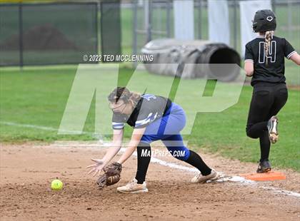 Thumbnail 2 in  Jessieville vs Dover (3A-4 District 1st round) photogallery.