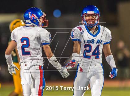 Thumbnail 2 in Edison vs. Los Alamitos photogallery.