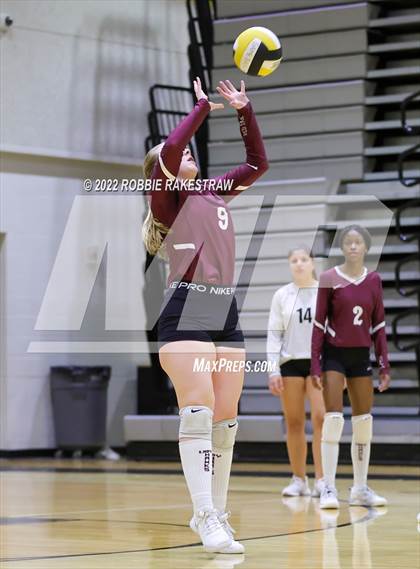 Thumbnail 2 in JV - Red Oak vs Crandall photogallery.