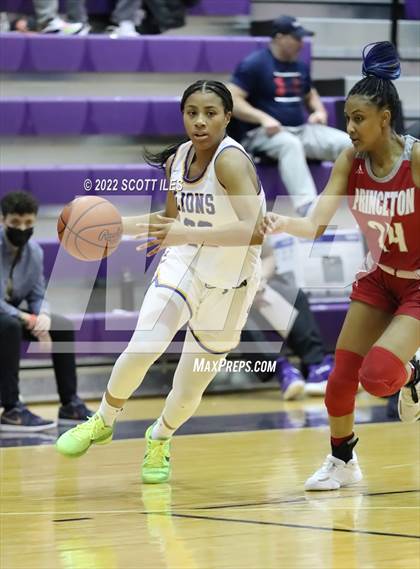 Thumbnail 1 in Princeton vs. Gahanna Lincoln (OGBR Classic in the City) photogallery.