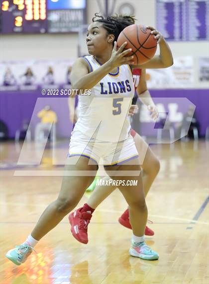 Thumbnail 1 in Princeton vs. Gahanna Lincoln (OGBR Classic in the City) photogallery.